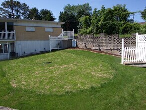 275 Lincoln Hall Rd in Elizabeth, PA - Building Photo - Building Photo
