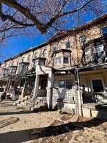 4213 W Girard Ave in Philadelphia, PA - Building Photo