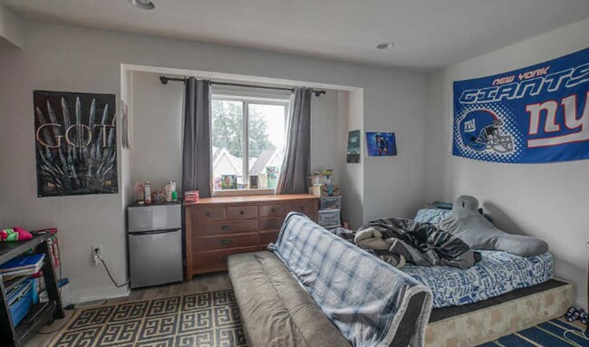 1725 W Montgomery Ave