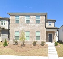 4372 Grosbeak Dr in Hoschton, GA - Building Photo