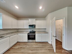 844 Athens Ln in Locust Grove, GA - Foto de edificio - Building Photo