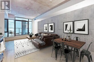 111 Bathurst St in Toronto, ON - Building Photo - Building Photo