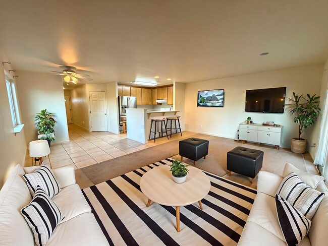 322 15th St in Lakeport, CA - Foto de edificio - Building Photo