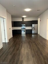 310 Madison Ave in Elizabeth, NJ - Building Photo - Building Photo