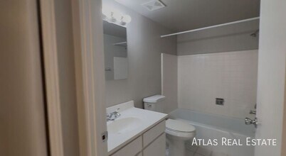 2644 N 46th St in Phoenix, AZ - Building Photo - Building Photo