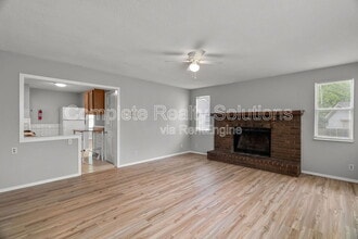 7563 Haywood Dr in St. Louis, MO - Building Photo - Building Photo