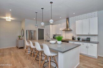 7599 E Pleasant Run in Scottsdale, AZ - Building Photo - Building Photo