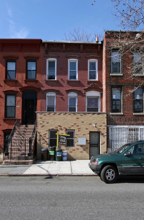 114 Patchen Ave in Brooklyn, NY - Building Photo