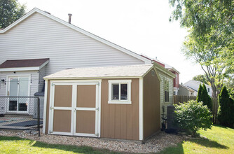 1219 Huntington Dr in Mundelein, IL - Building Photo - Building Photo