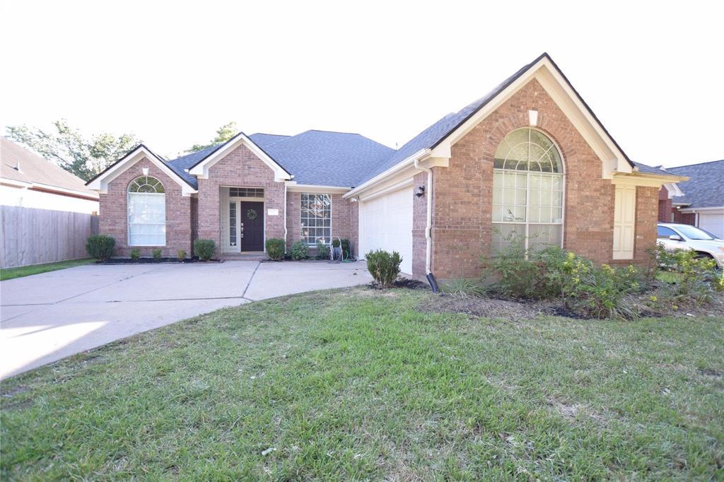 4602 Summer Lakes in Sugar Land, TX - Building Photo