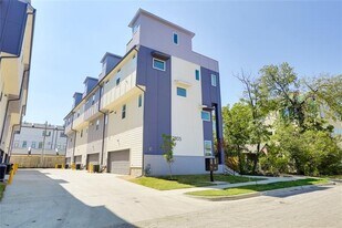 2805 Weisenberger St in Fort Worth, TX - Building Photo