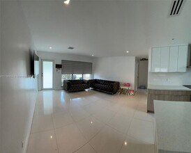 2050 N 57th Ter in Hollywood, FL - Building Photo - Building Photo