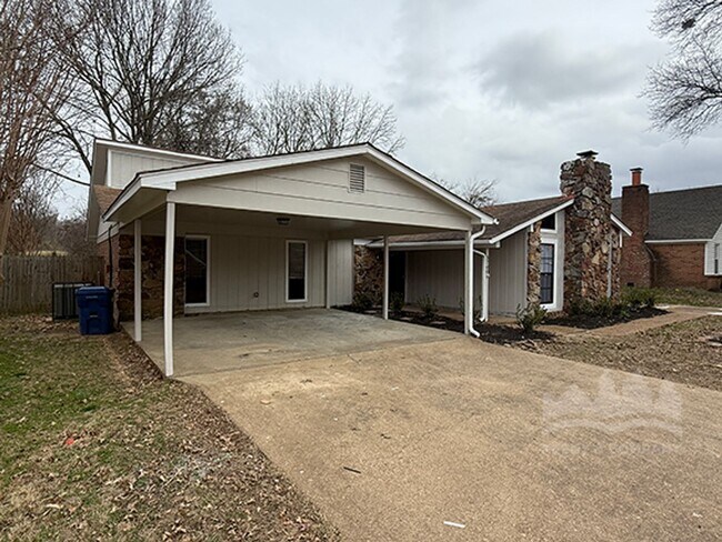 5700 Ridgetop Dr in Horn Lake, MS - Building Photo - Building Photo