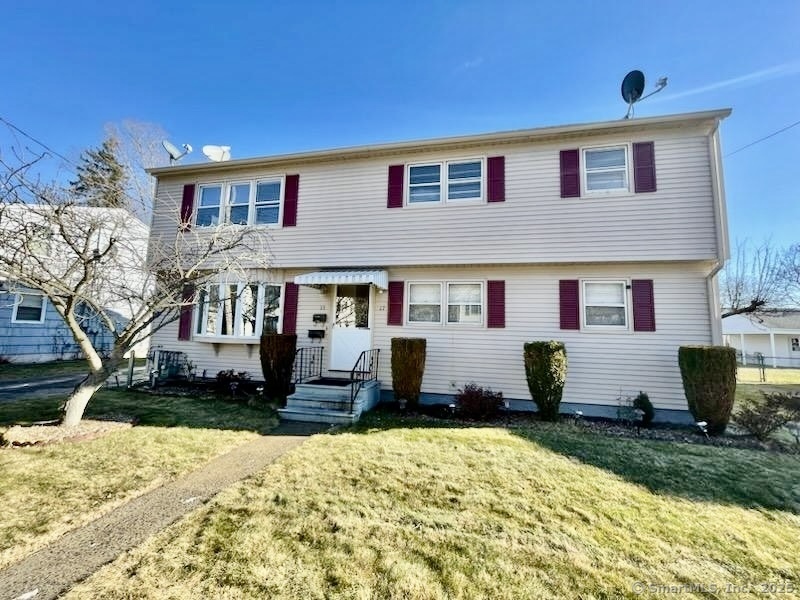 17 Elizabeth Ann Dr in East Haven, CT - Building Photo