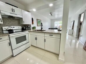 16465 NE 22nd Ave in Miami, FL - Building Photo - Building Photo