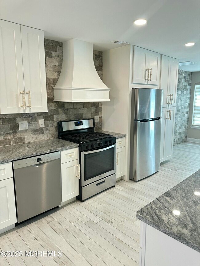 103 Rumford Way in Englishtown, NJ - Building Photo - Building Photo