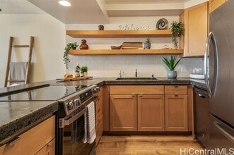 3138 Waialae Ave in Honolulu, HI - Building Photo - Building Photo