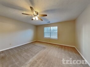 575 Woodcrest Manor Dr, Unit 102 in Stone Mountain, GA - Building Photo - Building Photo