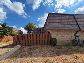 731 Springdale Cir in Palm Springs, FL - Building Photo - Building Photo