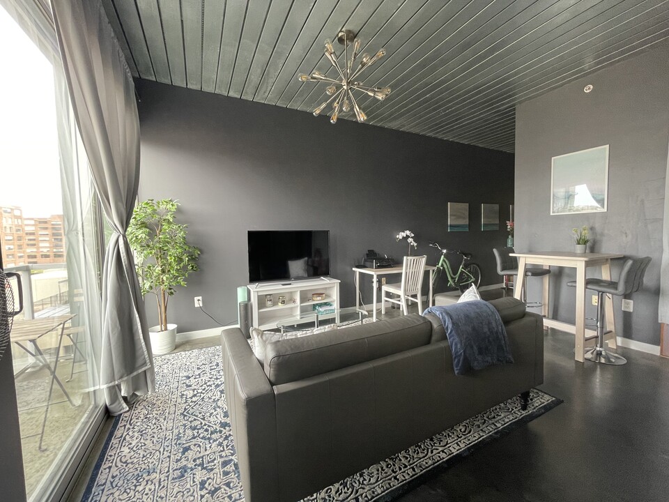 620 Glen Iris Dr NE, Unit Ponce Springs Lofts in Atlanta, GA - Building Photo