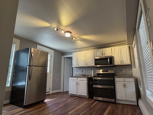 15 Crescent Ln, Unit 15 Crescent LN Unit B in Malden, MA - Foto de edificio - Building Photo