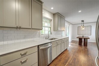 2955 Delcourt Dr in Decatur, GA - Building Photo - Building Photo