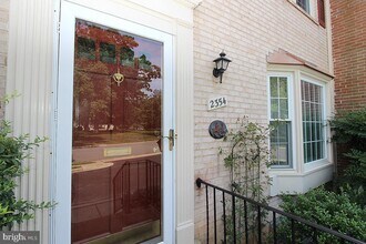 2354 Wheystone Ct in Vienna, VA - Building Photo - Building Photo