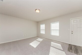 230 Hyacinth Ct in Poinciana, FL - Building Photo - Building Photo