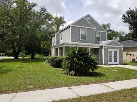 8202 Broward Pl in Tampa, FL - Building Photo