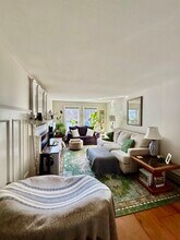 43 Pleasant St in Woodstock, VT - Building Photo - Building Photo