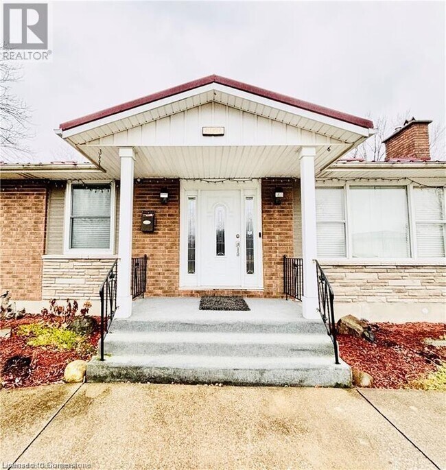 6976 Venus Crescent in Niagara Falls, ON - Building Photo - Building Photo