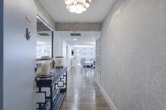 1701 S Flagler Dr, Unit APT 709 in West Palm Beach, FL - Foto de edificio - Building Photo