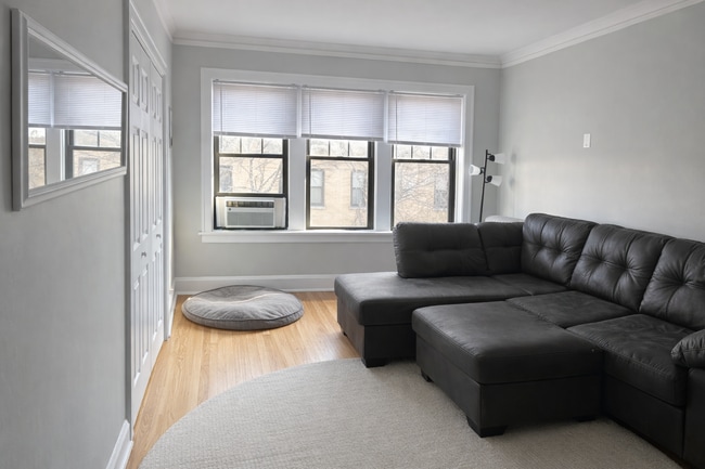 3610 N Claremont Ave, Unit #L3 in Chicago, IL - Foto de edificio - Building Photo