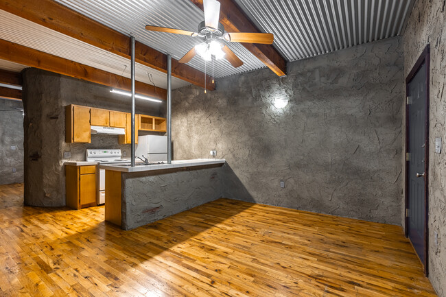 Bear Flats in Lubbock, TX - Building Photo - Interior Photo