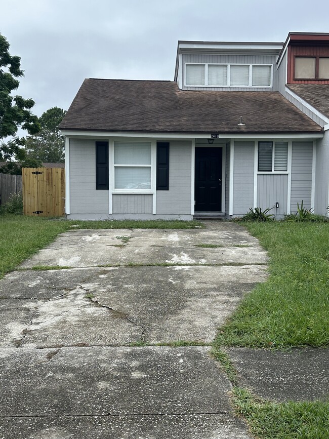 property at 2410 Seabury Pl N