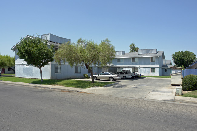 972-998 E Palm Ave in Reedley, CA - Building Photo - Building Photo