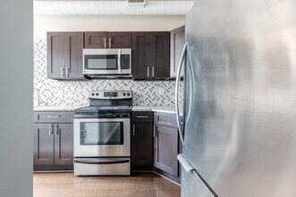 1424 W Girard Ave in Philadelphia, PA - Building Photo - Building Photo