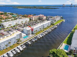 104 Paradise Harbour Blvd in North Palm Beach, FL - Building Photo - Building Photo