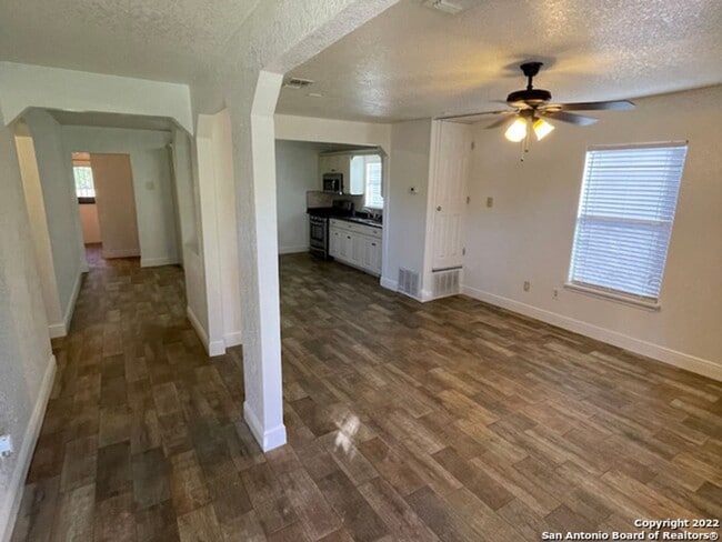 property at 135 E Villaret Blvd