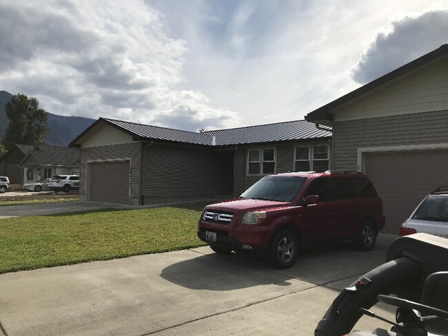 1005 Chenowuth in North Bonneville, WA - Building Photo - Building Photo