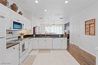 941 Hampton Cir in Naples, FL - Building Photo - Building Photo