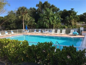 13501 Siesta Pines Ct, Unit 203 in Ft. Myers, FL - Building Photo - Building Photo