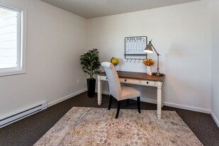 335 N Market St in Madrid, IA - Building Photo