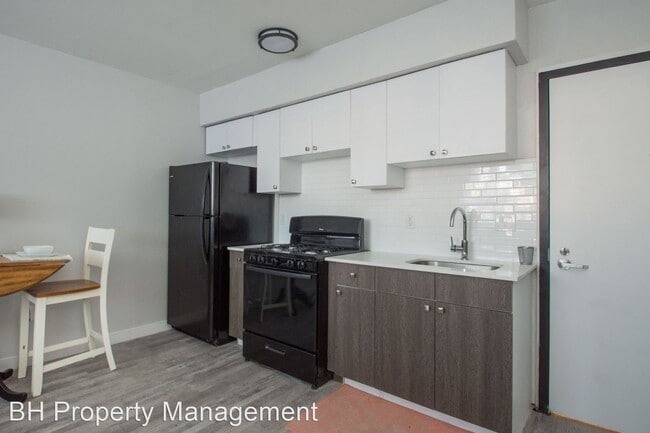 160 New Britain Ave in Hartford, CT - Building Photo - Building Photo
