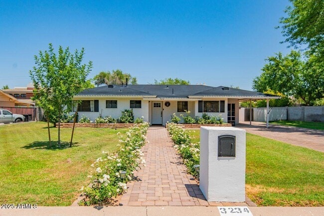 property at 3234 E Coolidge St