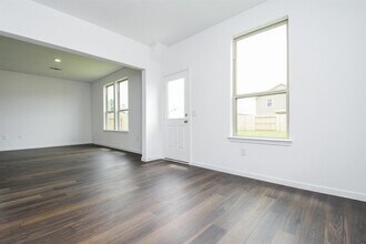 16412 Big Hickory Dr in Conroe, TX - Foto de edificio - Building Photo
