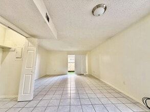 1620 Newport Pl in Kenner, LA - Building Photo - Building Photo