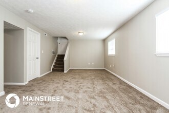 644 Woods Crossing Ln in Indianapolis, IN - Building Photo - Building Photo