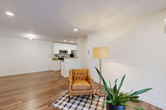 Orchard Glen in Santa Clara, CA - Building Photo - Building Photo