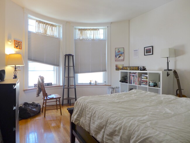 11 University Rd, Unit 3 in Brookline, MA - Building Photo - Building Photo